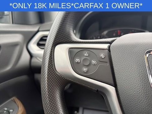 Used 2023 GMC Acadia SLE image 39