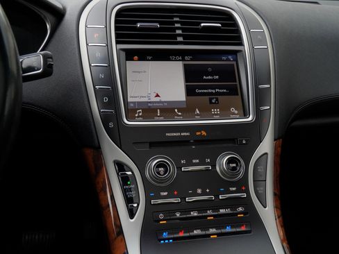 Used 2019 Lincoln Nautilus Reserve w/ Driver Assistance Package image 28