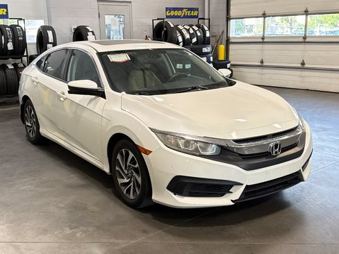 Used 2016 Honda Civic EX image 3