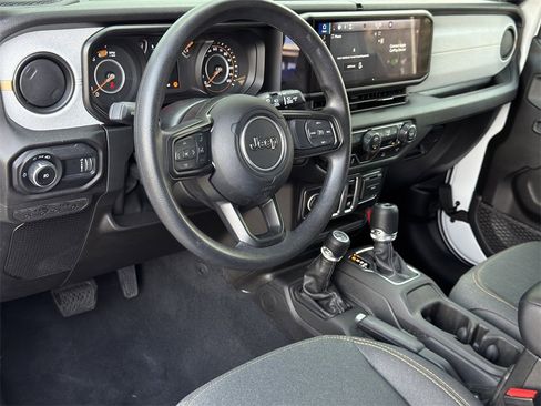 Used 2025 Jeep Wrangler Sport image 9