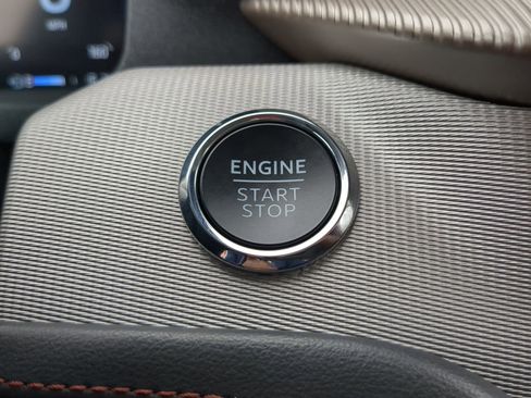 Certified 2025 Ford Explorer Active w/ Active Comfort Package image 26