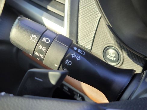 Used 2021 Subaru Forester Touring w/ Popular Package #2 image 32