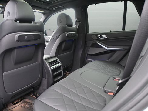 Used 2024 BMW X5 xDrive40i w/ Executive Package image 11