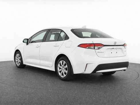 Used 2022 Toyota Corolla LE FWD image 3