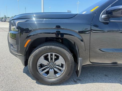 Used 2025 Nissan Frontier SV image 24