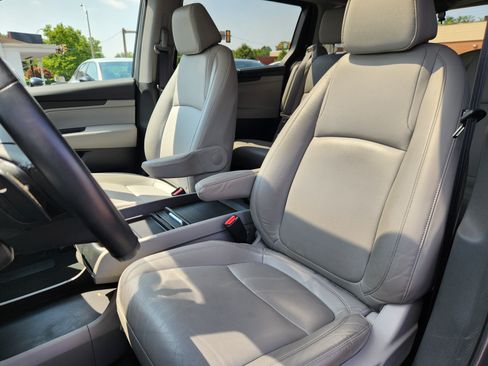 Certified 2023 Honda Odyssey EX-L image 7