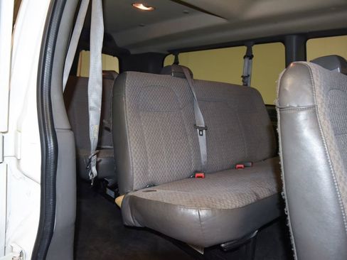 Used 2017 Chevrolet Express 3500 LT w/ LT Preferred Equipment Group RWD image 9