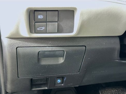 Used 2022 Toyota Highlander XLE image 10