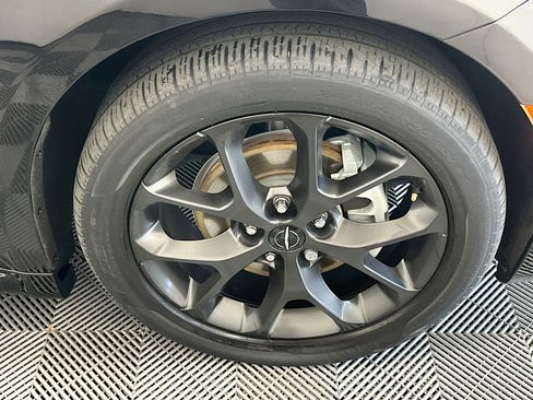 Used 2023 Chrysler Pacifica Touring-L w/ S Appearance Package FWD image 11