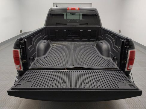 Used 2018 RAM 1500 Laramie RWD image 29