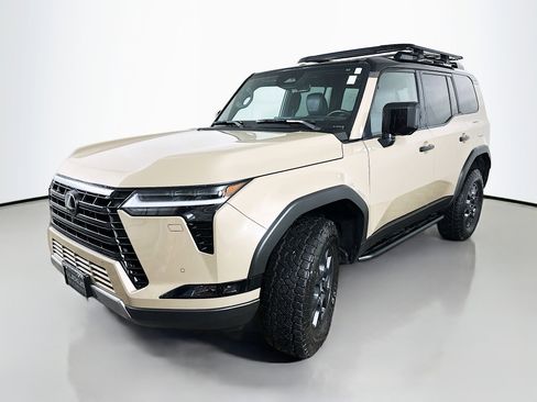 Used 2024 Lexus GX 550 AWD/4WD image 3