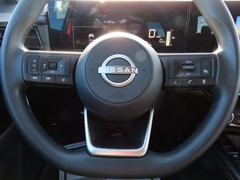 Used 2025 Nissan Kicks SV image 28