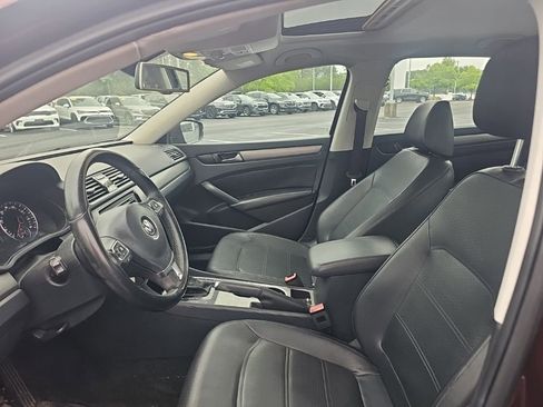 Used 2014 Volkswagen Passat TDI SE FWD image 10