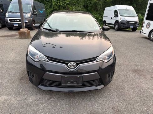 Used 2016 Toyota Corolla LE FWD image 2