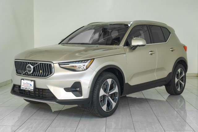 Used 2023 Volvo XC40 B5 Ultimate w/ Protection Package Premier AWD/4WD image 4