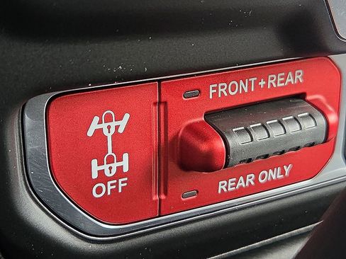 New 2026 Jeep Wrangler Unlimited Rubicon w/ Xtreme 35 Tire Package AWD/4WD image 20