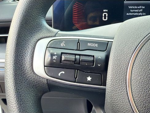 Used 2025 Kia K5 LXS image 32