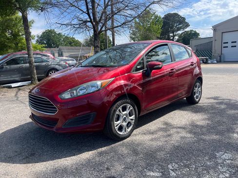 Used 2016 Ford Fiesta SE FWD image 3
