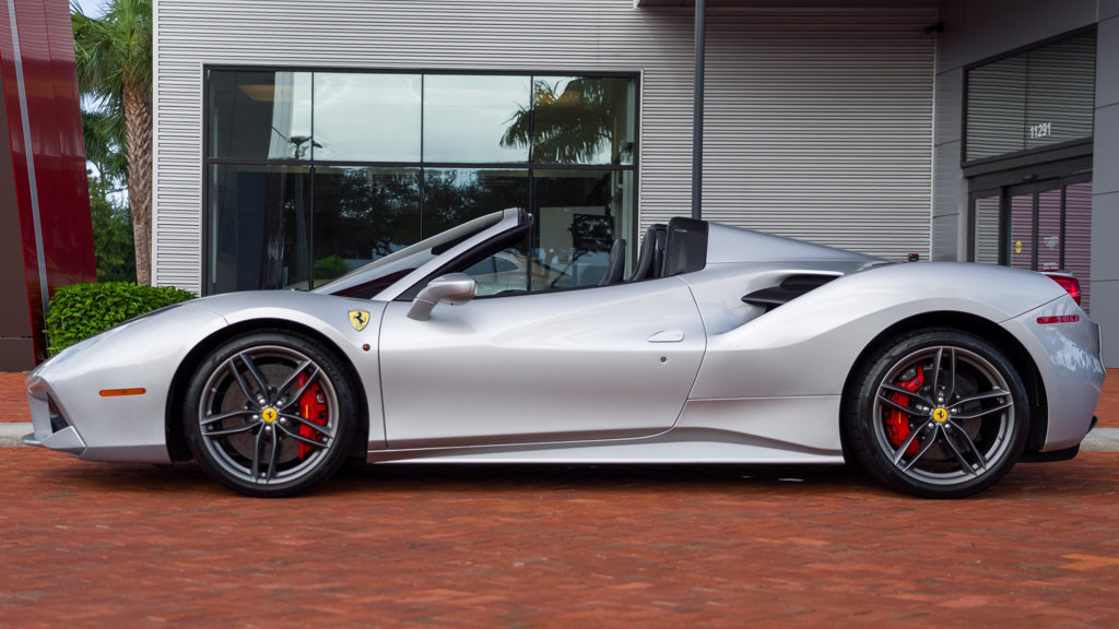 Used 2018 Ferrari 488 Spider RWD image 5