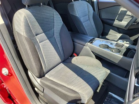 Used 2021 Nissan Rogue SV image 17