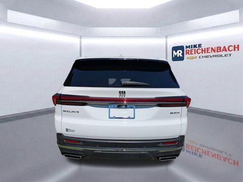 Used 2025 Buick Enclave Preferred FWD image 5