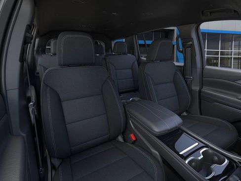 New 2025 Chevrolet Traverse LT image 16