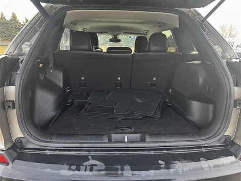 Certified 2019 Jeep Cherokee Limited image 17