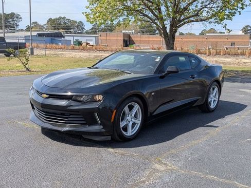 Used 2018 Chevrolet Camaro LT image 7