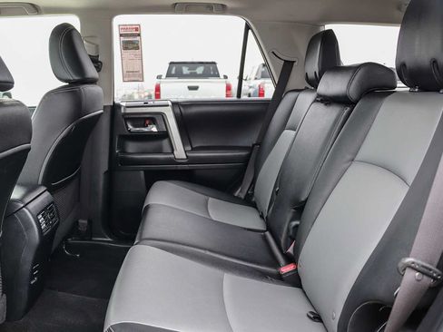 Used 2018 Toyota 4Runner SR5 Premium AWD/4WD image 18