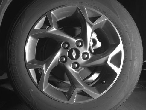 Used 2025 Chevrolet Trax LT FWD image 14