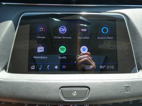 Used 2019 Cadillac XT4 Luxury w/ Cold Weather Package FWD image 33