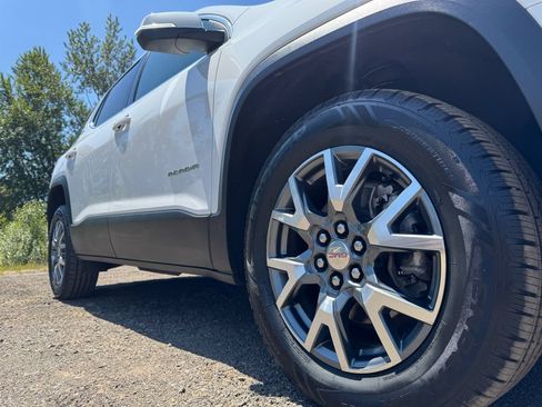 Used 2023 GMC Acadia SLT AWD/4WD image 53