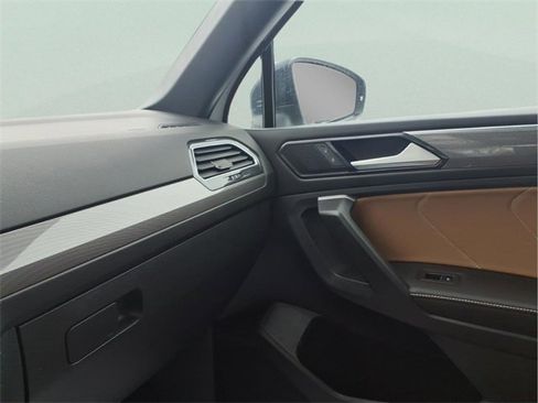 Used 2024 Volkswagen Tiguan SE R-Line image 20