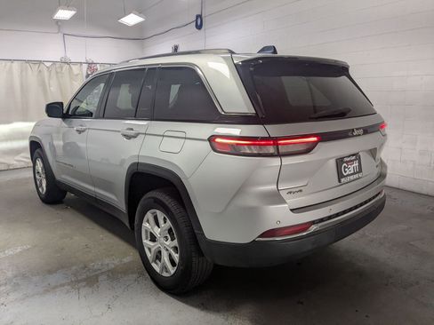 Used 2023 Jeep Grand Cherokee Limited AWD/4WD image 9