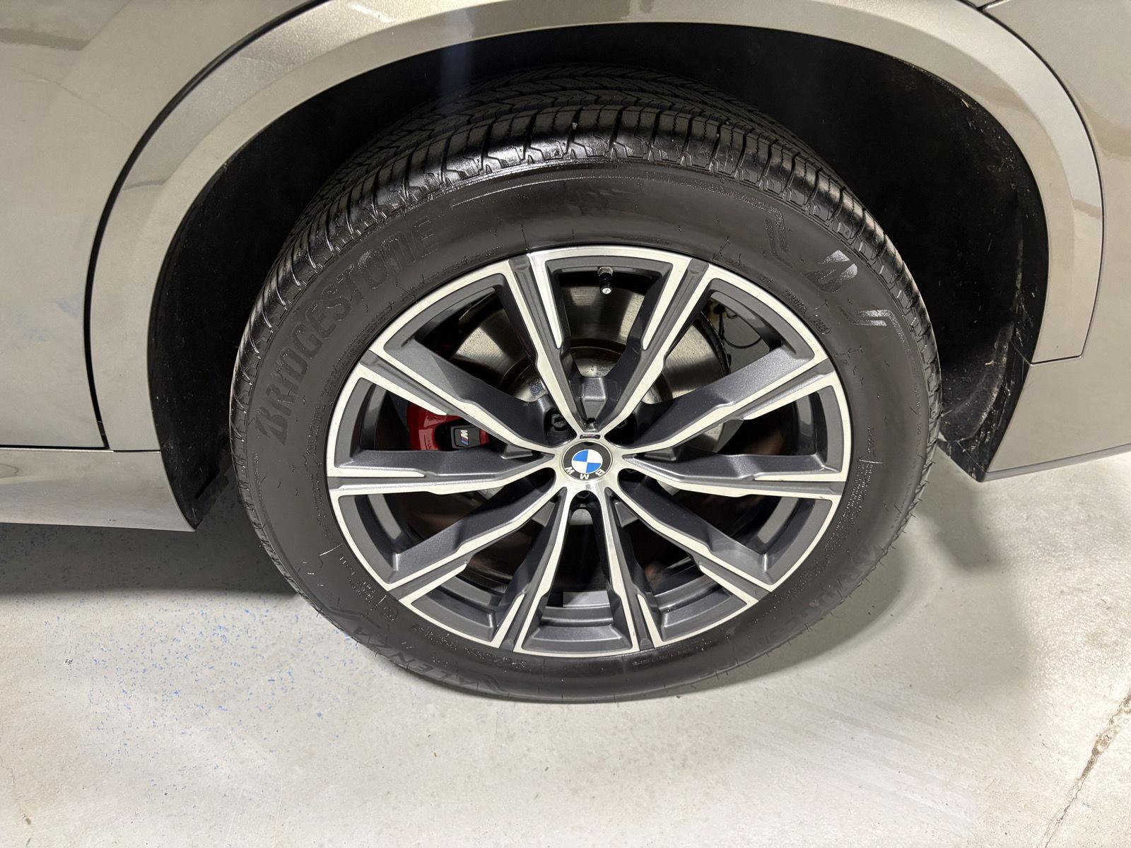 Used 2024 BMW X5 xDrive40i w/ M Sport Package AWD/4WD image 38