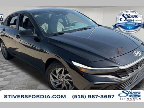 Used 2024 Hyundai Elantra SEL FWD image 1