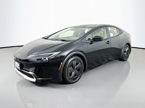 New 2026 Toyota Prius Plug-In Hybrid FWD image 3