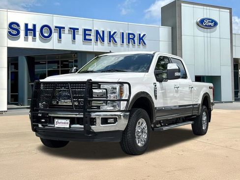 Used 2019 Ford F250 Lariat w/ Lariat Ultimate Package AWD/4WD image 3