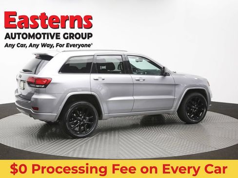 Used 2017 Jeep Grand Cherokee Laredo AWD/4WD image 42