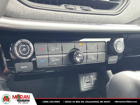 Used 2023 Jeep Compass Latitude AWD/4WD image 21