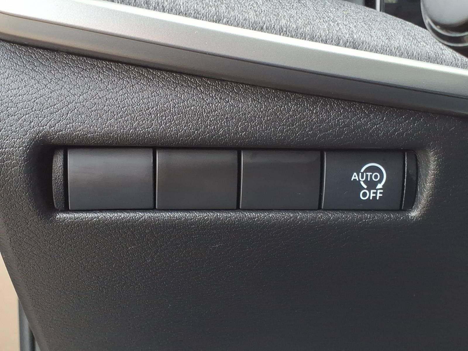 Certified 2025 Nissan Kicks SV FWD image 16