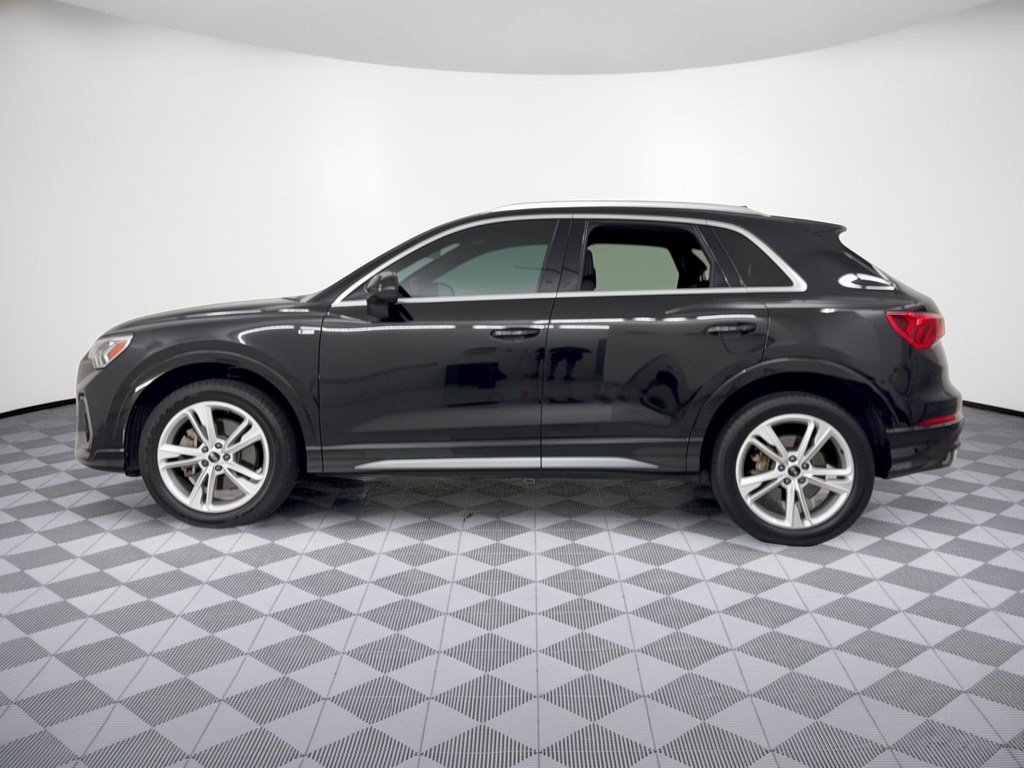Used 2024 Audi Q3 2.0T Premium AWD/4WD image 2