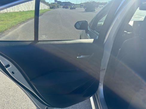 Used 2021 Toyota Corolla LE image 34