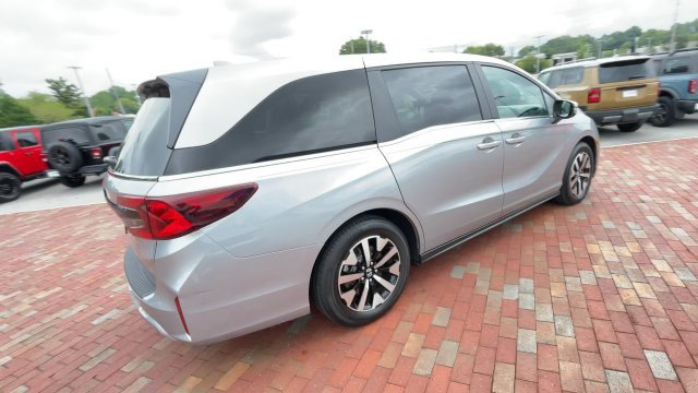 Certified 2025 Honda Odyssey EX-L image 9