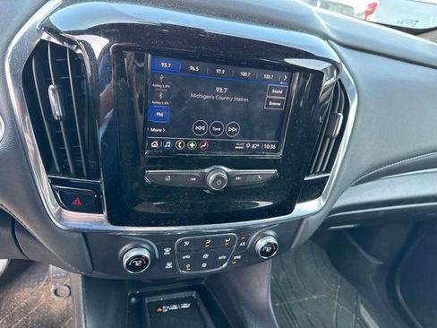 Used 2023 Chevrolet Traverse LT w/ LPO, Floor Liner Package FWD image 7