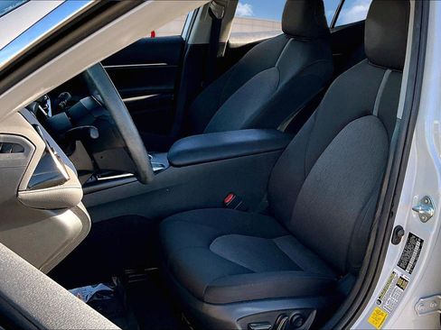 Used 2022 Toyota Camry LE image 23