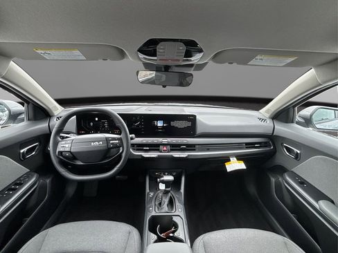 New 2025 Kia K4 EX image 17
