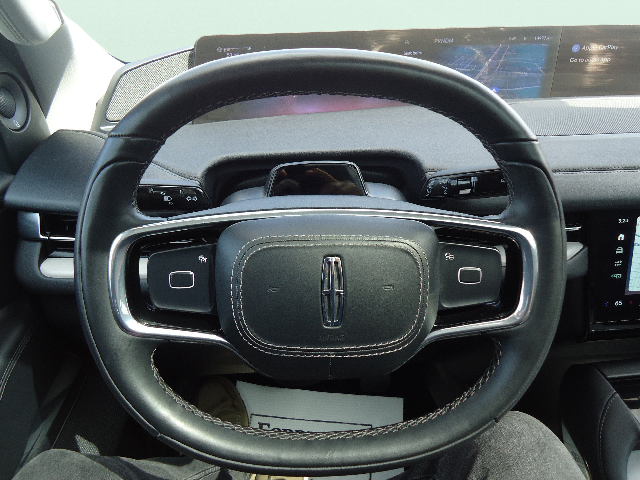 Used 2025 Lincoln Navigator Reserve AWD/4WD image 12