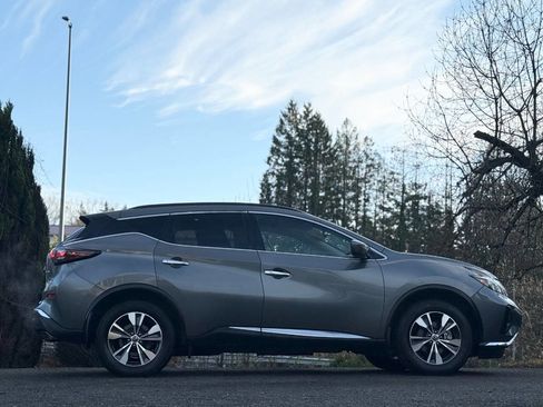 Used 2022 Nissan Murano SV image 2