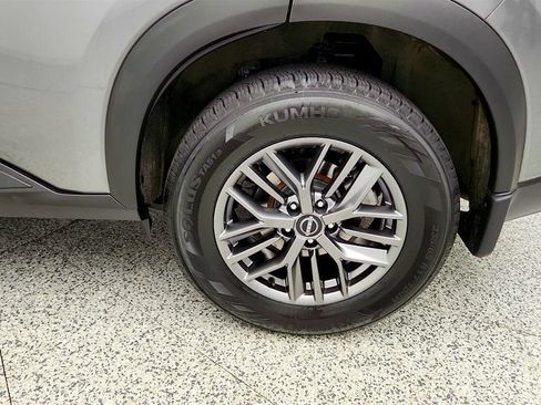 Used 2023 Nissan Rogue S AWD/4WD image 9